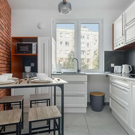 Elegant In For Remote Work With Parking And Balcony By Renters Appartement Poznań