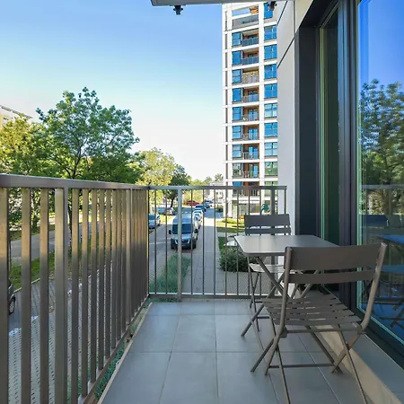 Appartement Elegant In For Remote Work With Parking And Balcony By Renters *